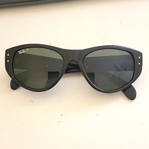 Ray Ban Vagabond Vintage Sunglasses Model RB4152